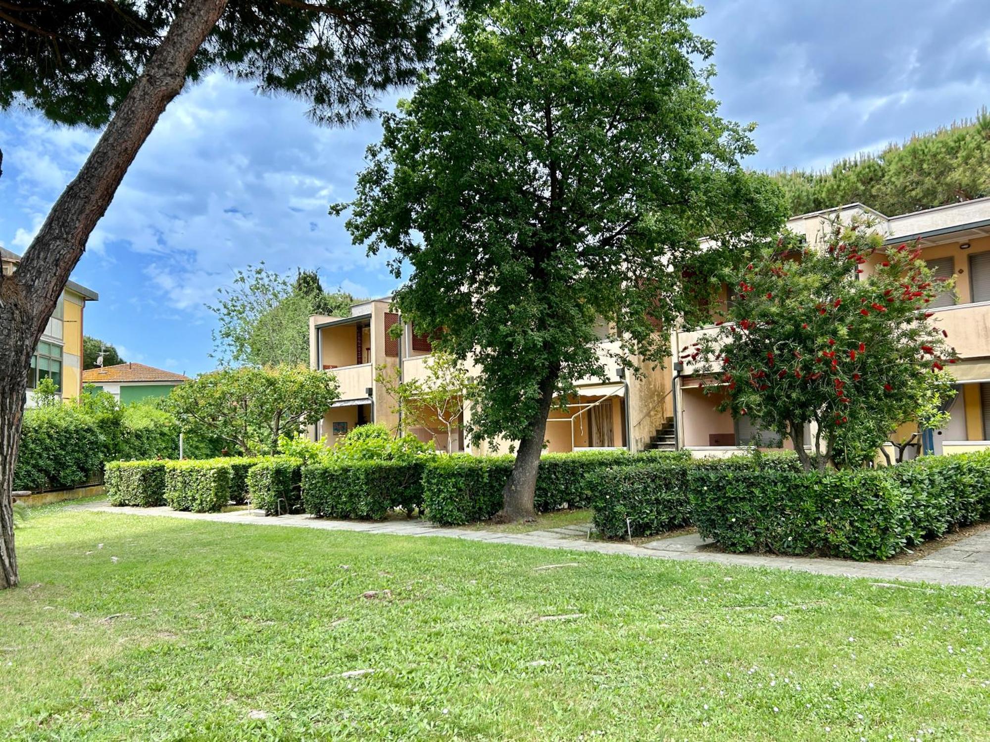 Appartamenti Via Dei Cipressi Marina Di Bibbona Exterior foto